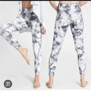 Athleta Tie dye Salutation 7/8 Tights in Powervita